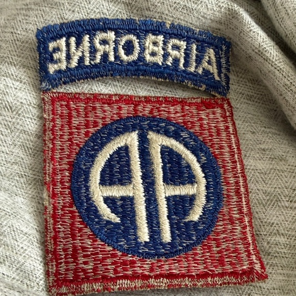 82nd Airborne AA Military Patch - with attached Airborne Tab - Picture 4 of 4